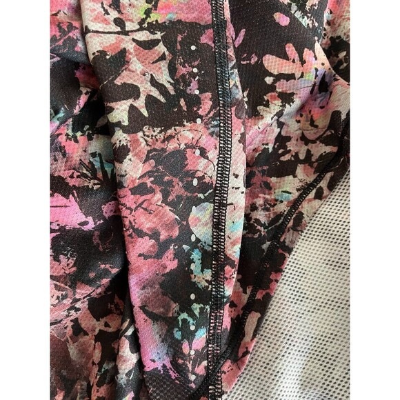 Lululemon Activewear Running Training Lycra Top in Stencil Red Multicolor, Large - Picture 6 of 11